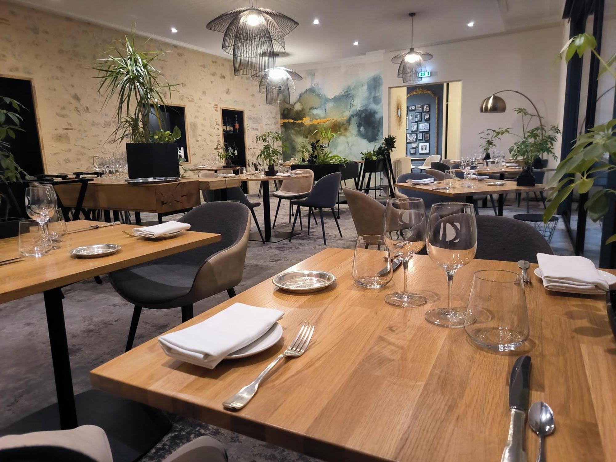 Logis Hotel - Restaurant Maison Claude Darroze Ланґон Екстер'єр фото