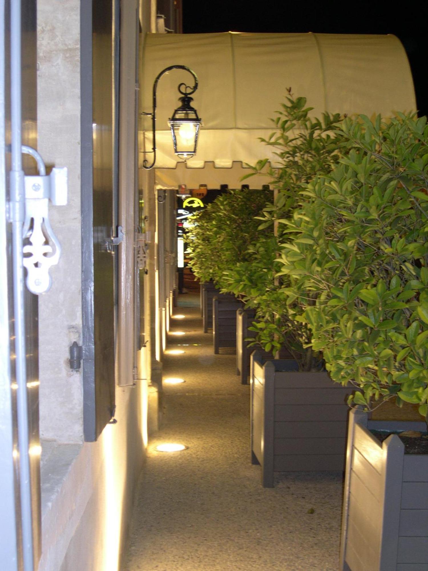 Logis Hotel - Restaurant Maison Claude Darroze Ланґон Екстер'єр фото