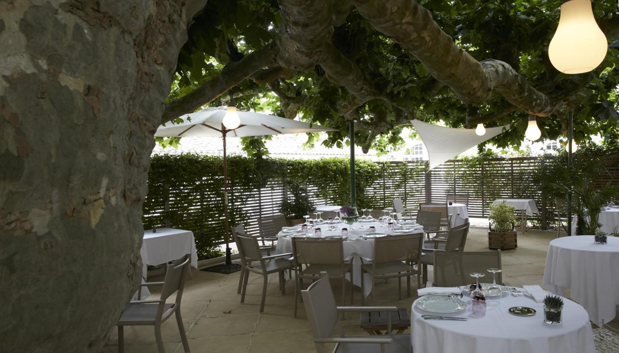 Logis Hotel - Restaurant Maison Claude Darroze Ланґон Екстер'єр фото