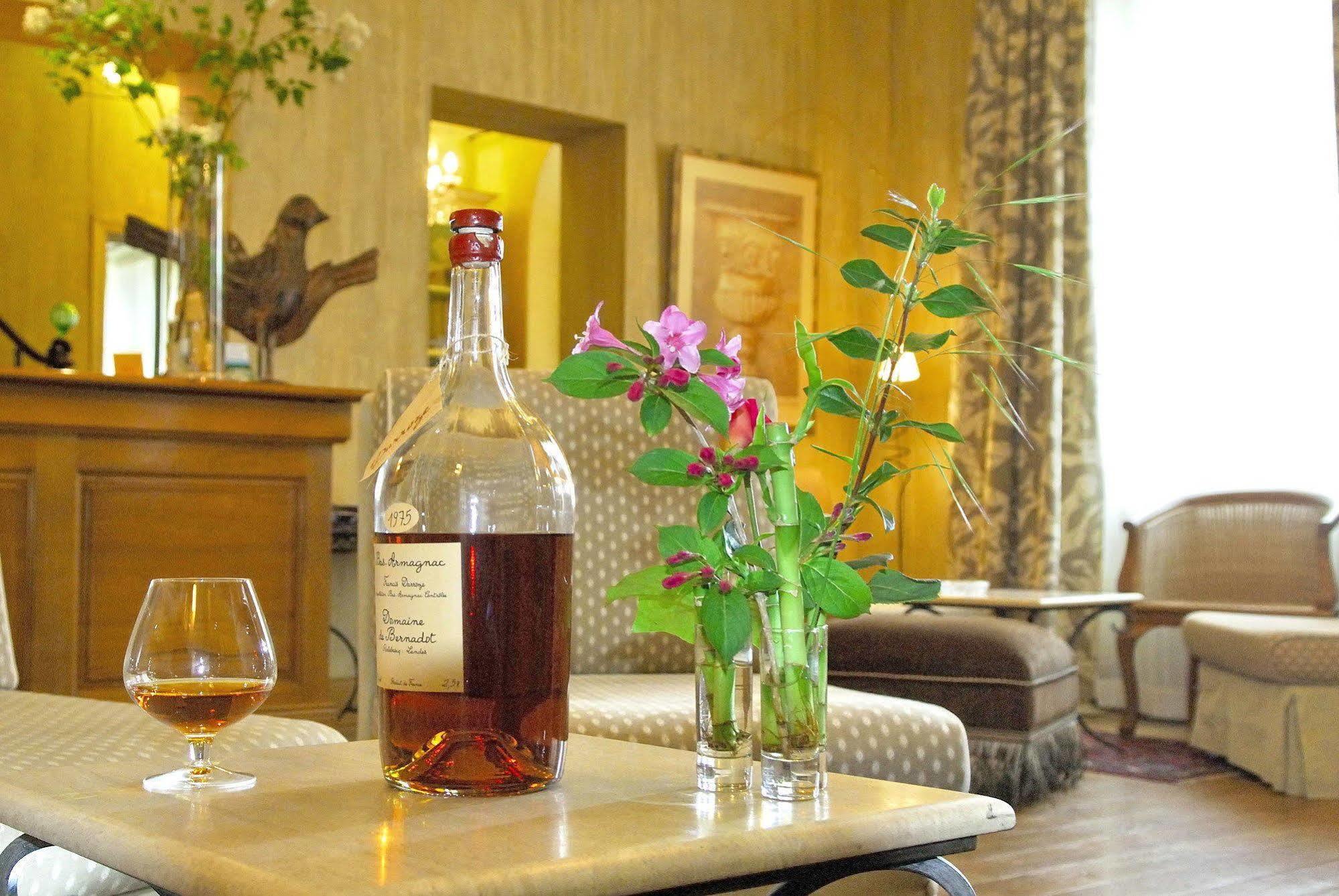 Logis Hotel - Restaurant Maison Claude Darroze Ланґон Екстер'єр фото
