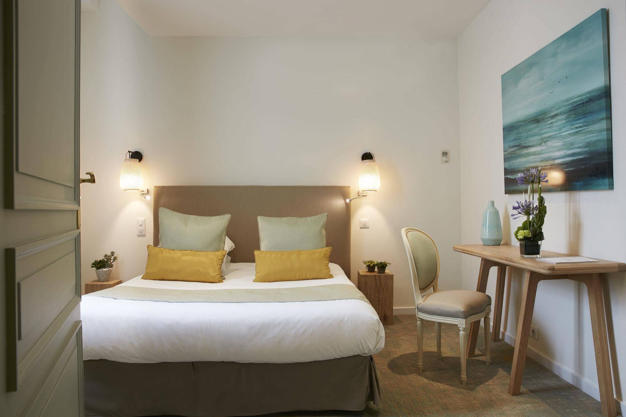 Logis Hotel - Restaurant Maison Claude Darroze Ланґон Екстер'єр фото