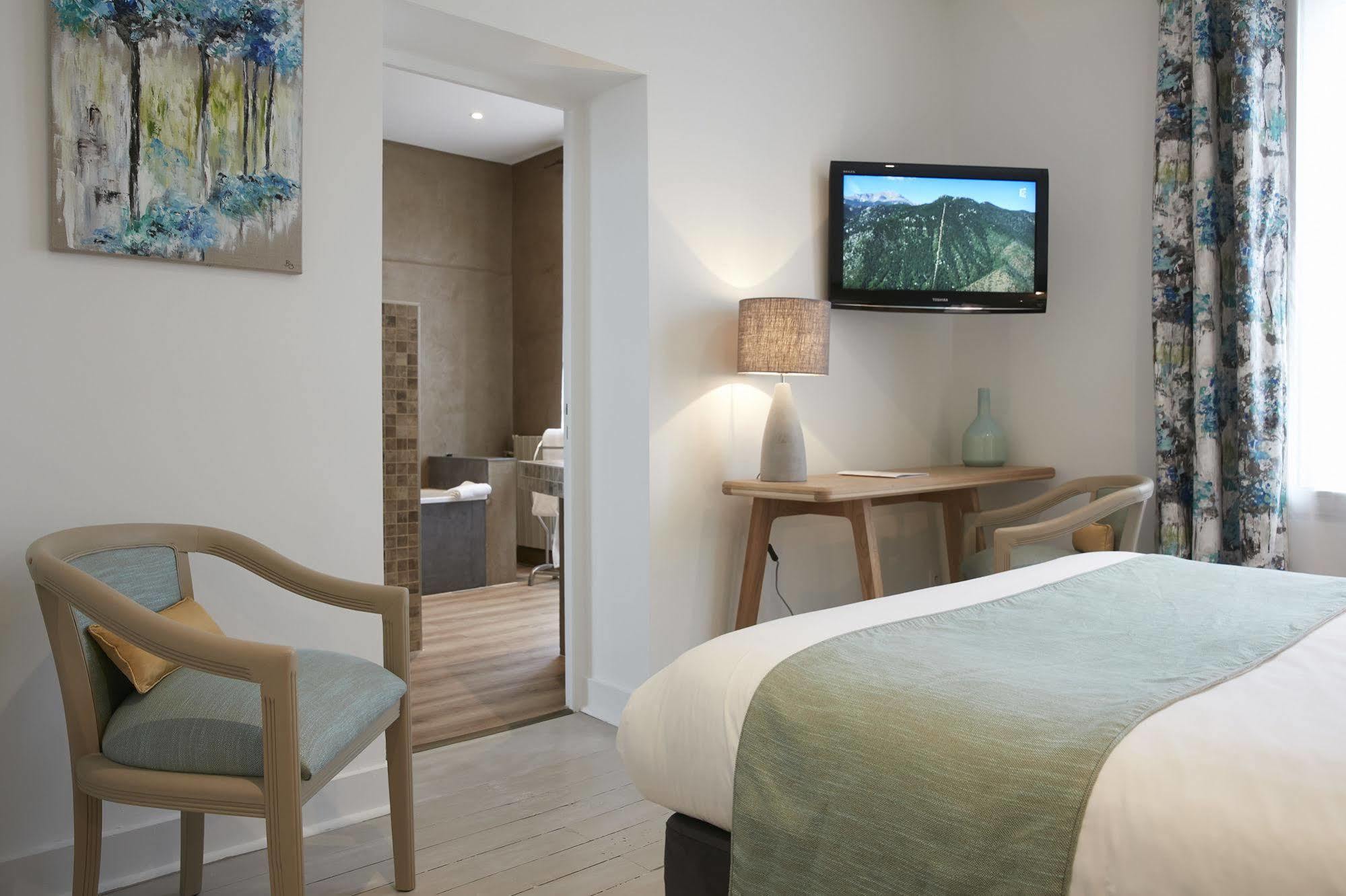 Logis Hotel - Restaurant Maison Claude Darroze Ланґон Екстер'єр фото
